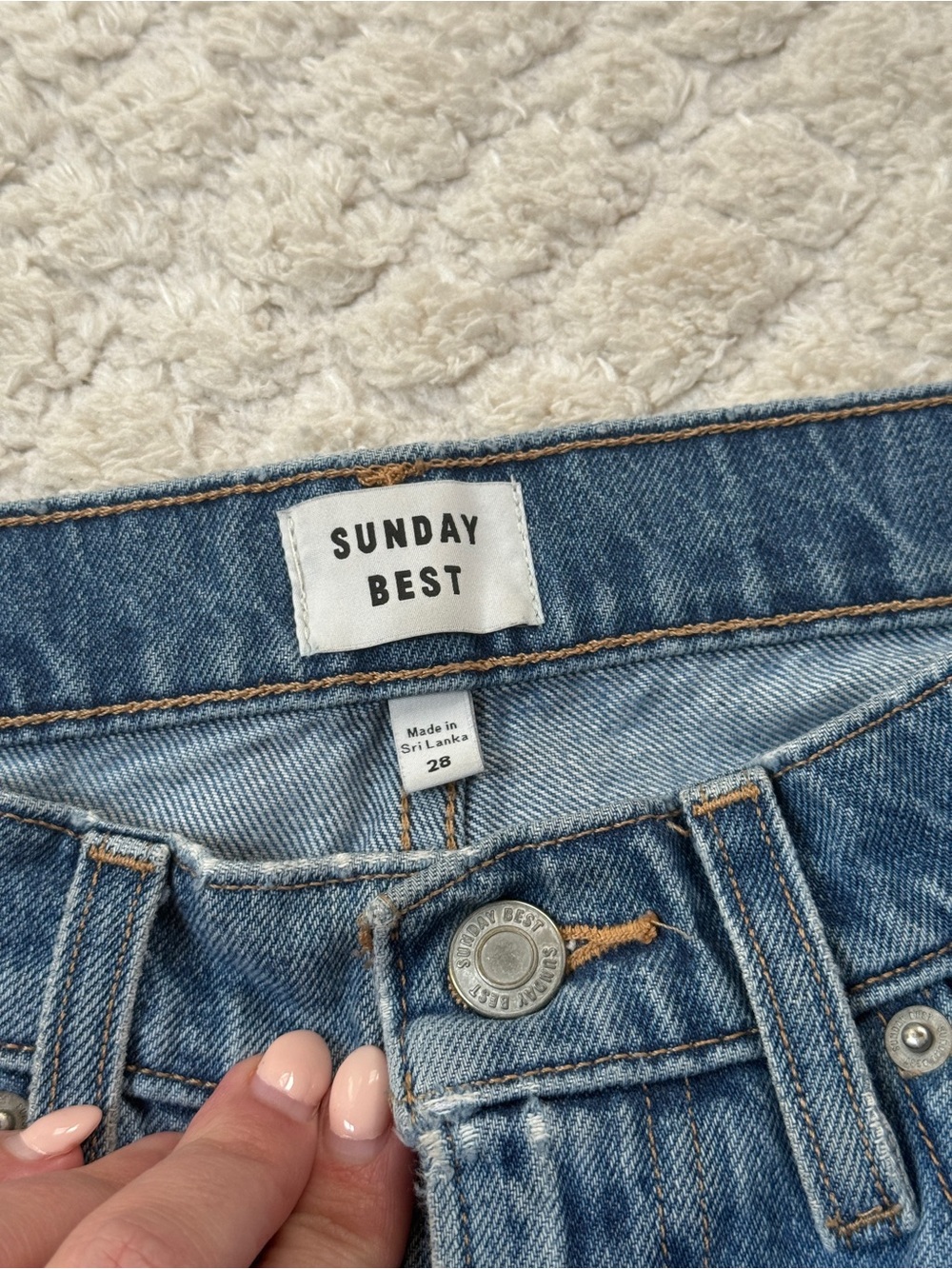 Aritzia Sunday Best Straight Leg Denim, 28 - Picture 5 of 9